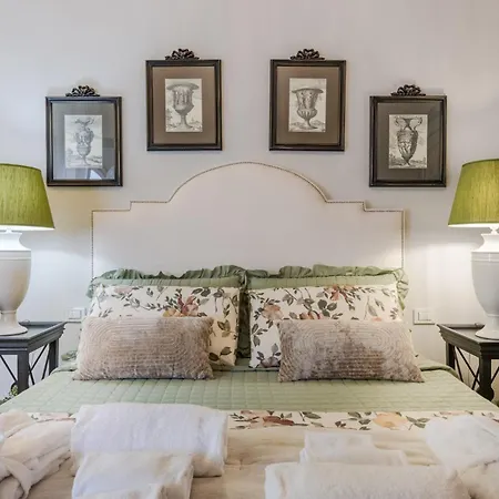 アパート Castruccio Apartment, Timeless Elegance In