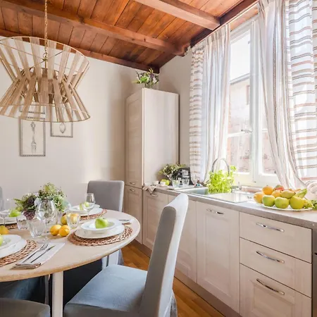 アパート Castruccio Apartment, Timeless Elegance In ルッカ