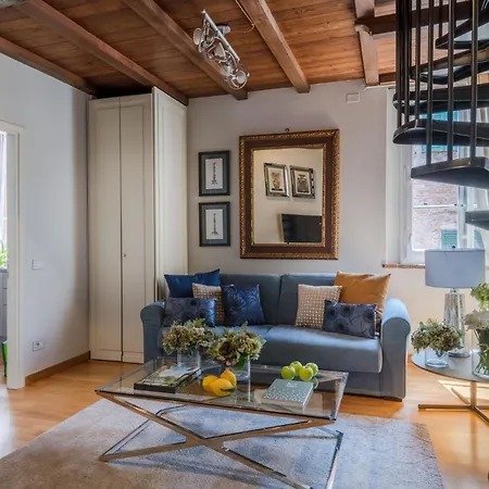 Castruccio Apartment, Timeless Elegance In *