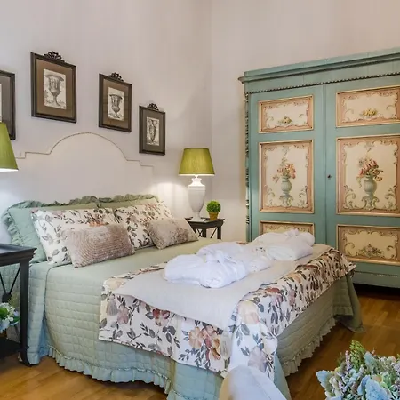 アパート Castruccio Apartment, Timeless Elegance In *